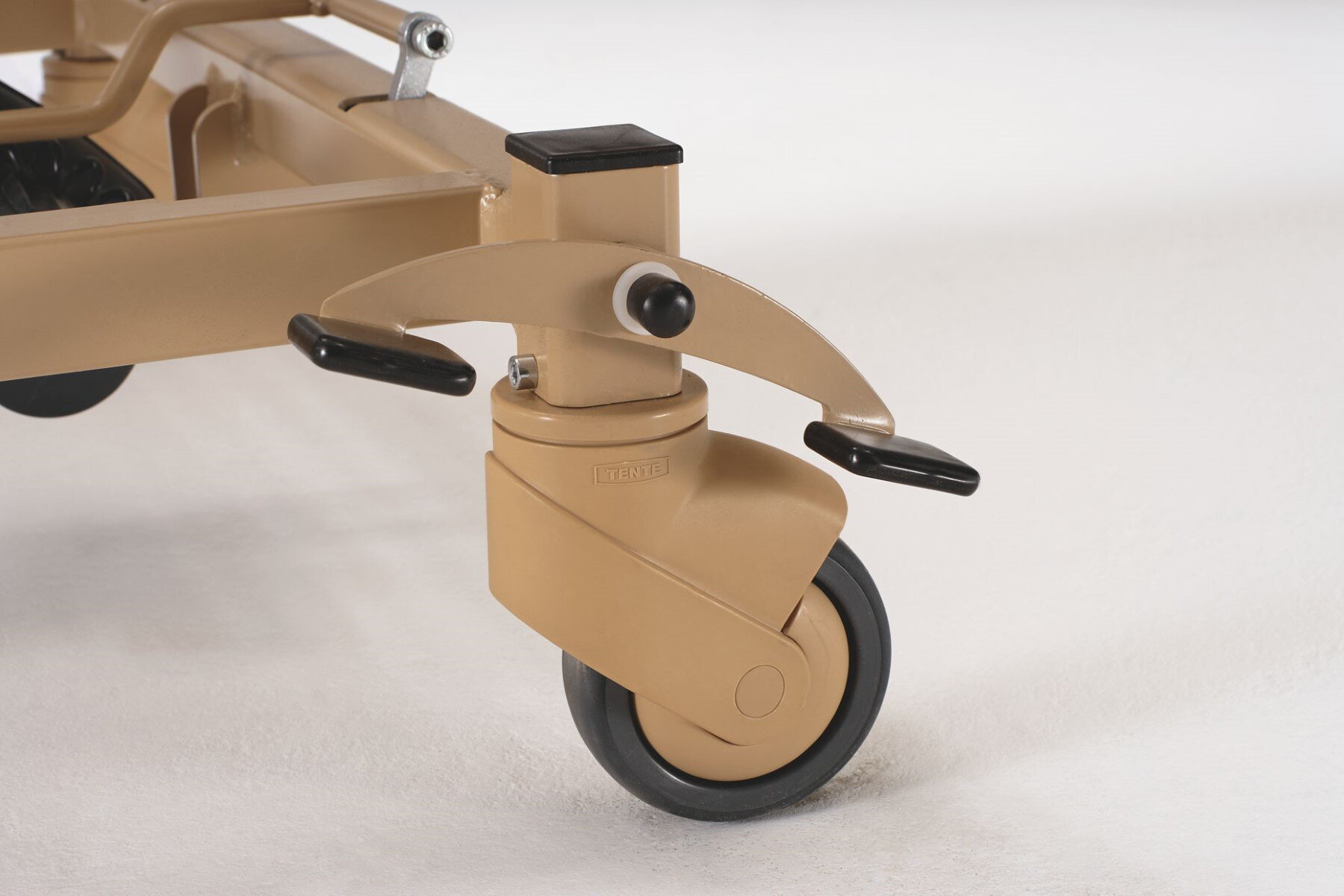 Функциональная кровать Burmeier Westfalia Klassik с ножничным подъемным механизмом и максимальной нагрузкой 200 кг — изображение 6